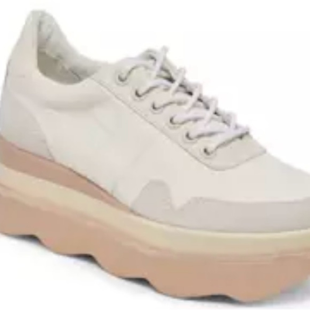 DV by Dolce Vita Cream Tan Chunky Sneakers